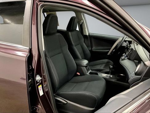Used 2018 Toyota RAV4 XLE AWD/4WD image 30