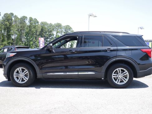 Used 2020 Ford Explorer XLT w/ Equipment Group 202A AWD/4WD image 2