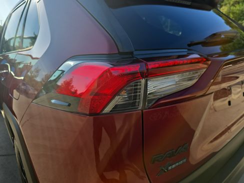 Used 2019 Toyota RAV4 XLE FWD image 35