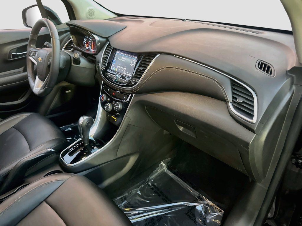 Used 2020 Chevrolet Trax Premier FWD image 26