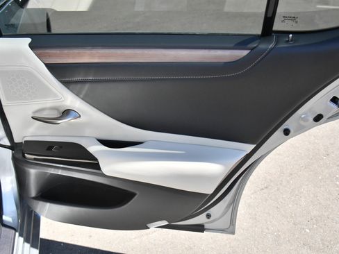 Used 2023 Lexus ES 300h w/ Premium Package FWD image 46