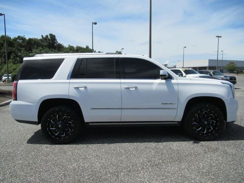 Used 2015 GMC Yukon Denali w/ Premium Package RWD image 2