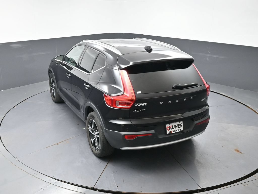 Used 2025 Volvo XC40 B5 Core AWD/4WD image 47