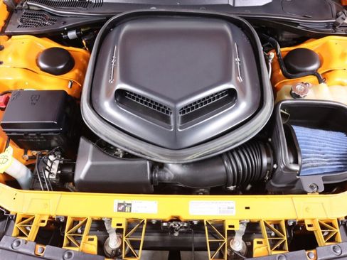 Used 2014 Dodge Challenger R/T w/ Premium Sound Group image 39