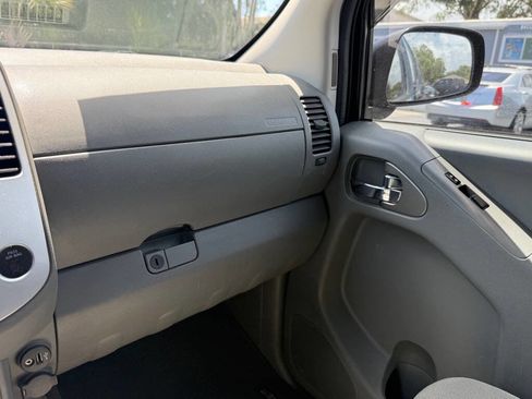 Used 2018 Nissan Frontier SV RWD image 16