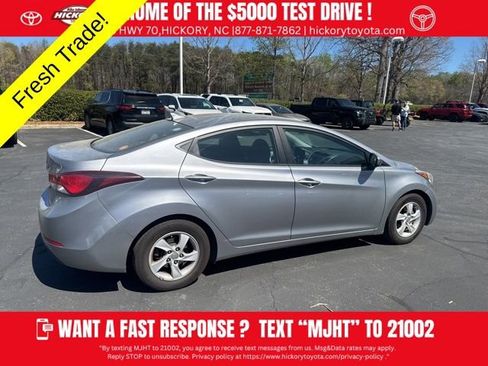 Used 2015 Hyundai Elantra SE image 5