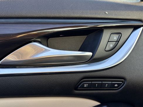 Used 2018 Buick Enclave Premium w/ Experience Buick Package FWD image 8