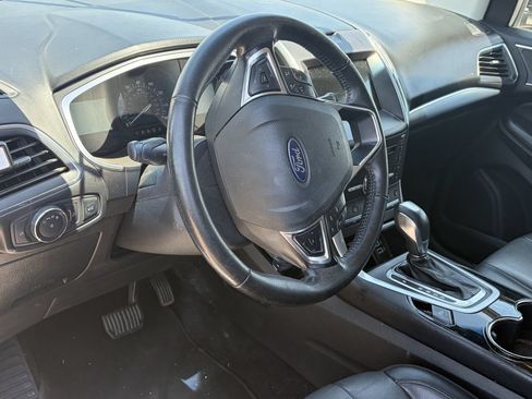 Used 2018 Ford Edge Titanium w/ Equipment Group 301A FWD image 8