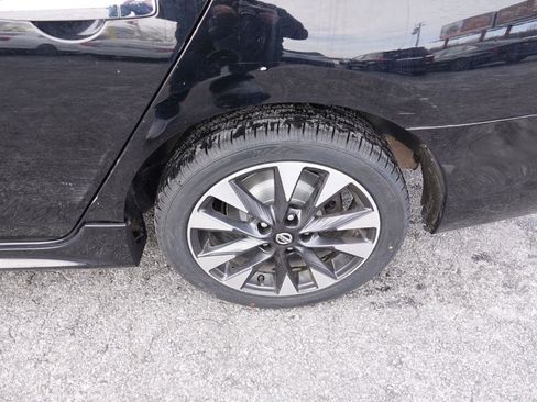 Used 2019 Nissan Sentra SR image 6