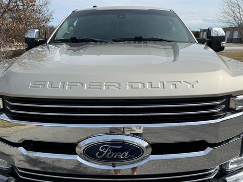 Used 2017 Ford F250 Lariat w/ Lariat Ultimate Package image 30