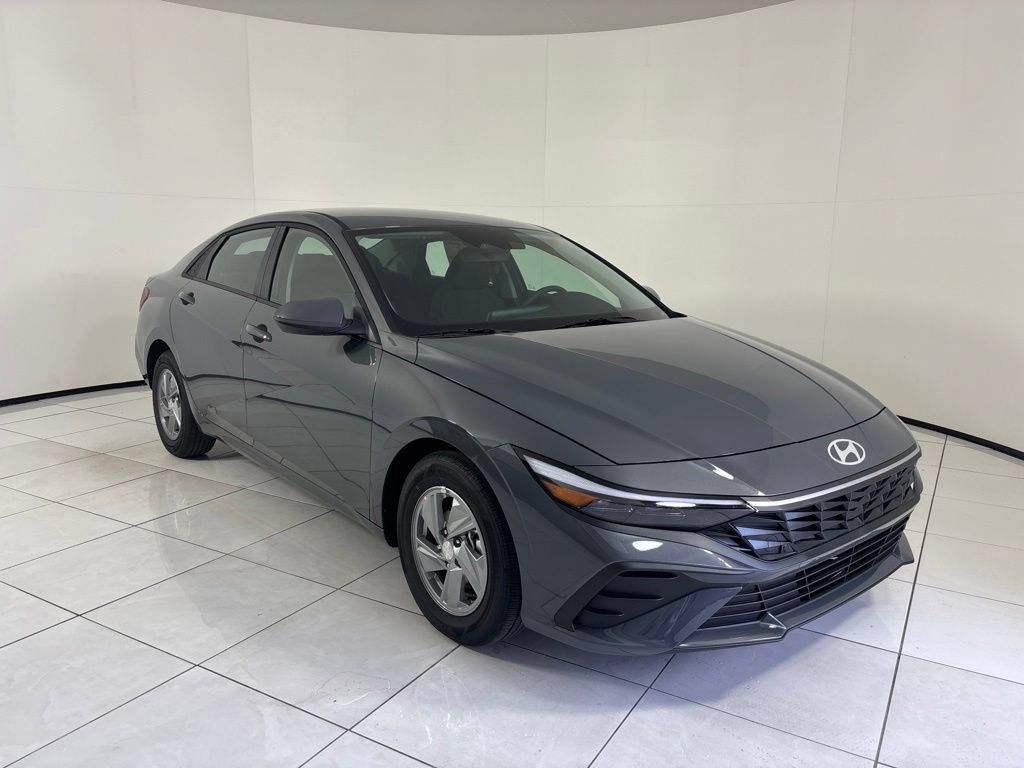 New 2026 Hyundai Elantra SE FWD image 7