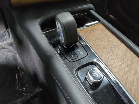 Used 2024 Volvo XC90 B5 Plus image 35