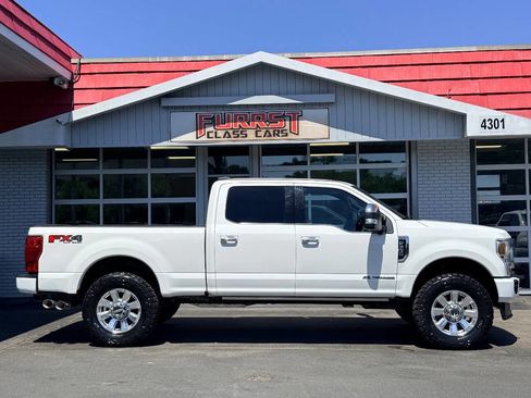 Used 2022 Ford F250 Platinum w/ FX4 Off-Road Package AWD/4WD image 2