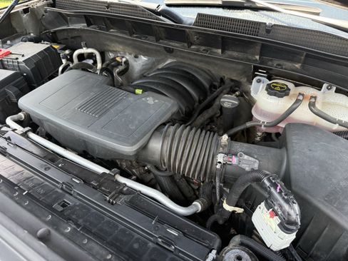 Used 2024 GMC Sierra 1500 SLT AWD/4WD image 33