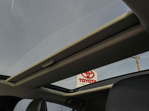 Used 2026 Toyota Prius XLE image 23