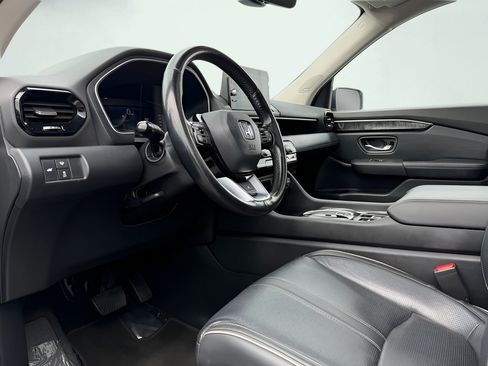 Used 2024 Honda Pilot Elite image 2