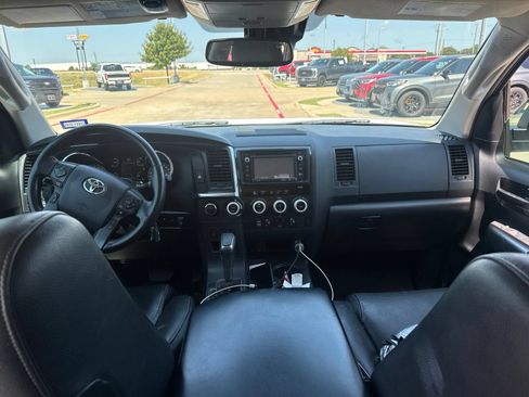Used 2019 Toyota Sequoia TRD Sport AWD/4WD image 8