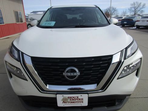 Used 2022 Nissan Rogue SV AWD/4WD image 4