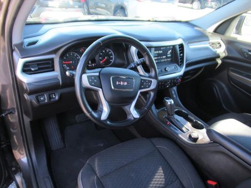 Used 2019 GMC Acadia SLE image 15