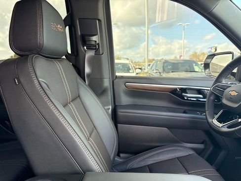 Used 2026 Chevrolet Tahoe High Country AWD/4WD image 29