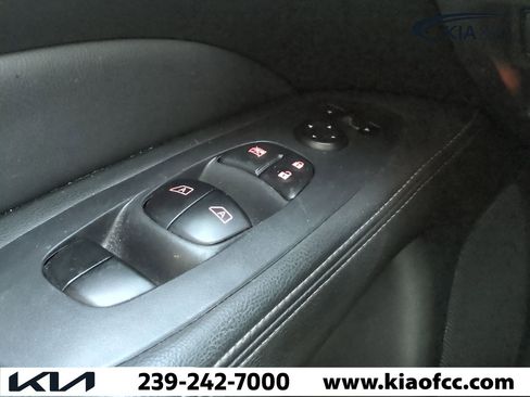 Used 2020 Nissan Pathfinder SL image 24