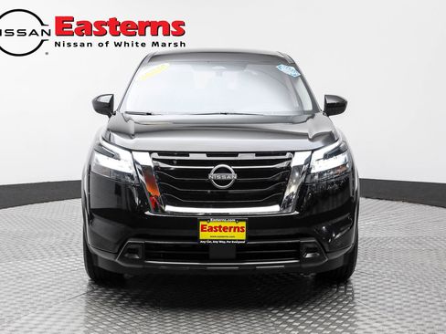 Used 2024 Nissan Pathfinder S image 2