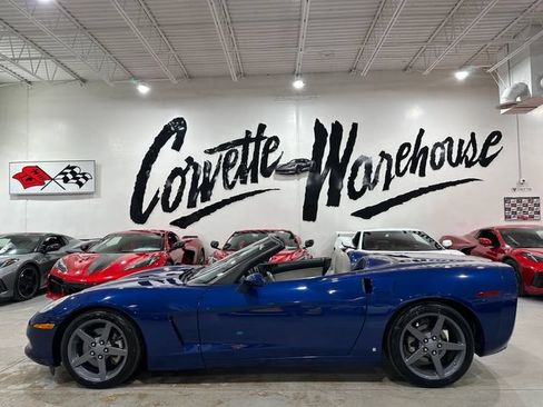 Used 2006 Chevrolet Corvette Convertible w/ Preferred Equipment Group RWD image 2