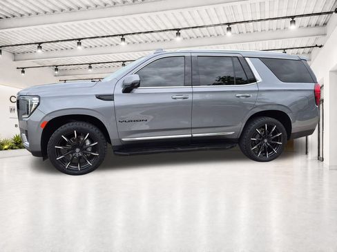 Used 2022 GMC Yukon SLT w/ SLT Premium Package AWD/4WD image 5