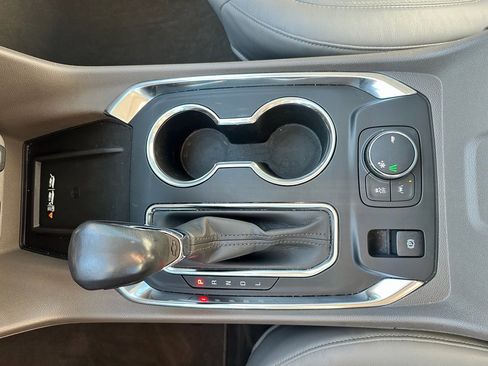 Used 2021 Chevrolet Traverse Premier image 13