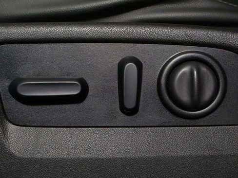 Used 2020 Chevrolet Silverado 1500 LTZ w/ LTZ Convenience Package image 27