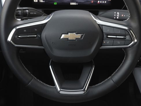 Used 2025 Chevrolet Equinox EV LT image 21