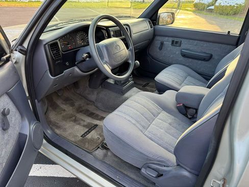 Used 2000 Toyota Tacoma 2WD Xtracab image 15
