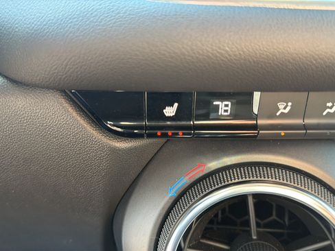 Used 2024 Chevrolet Blazer LT w/ Convenience Package FWD image 13