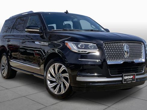 Used 2024 Lincoln Navigator Reserve image 6