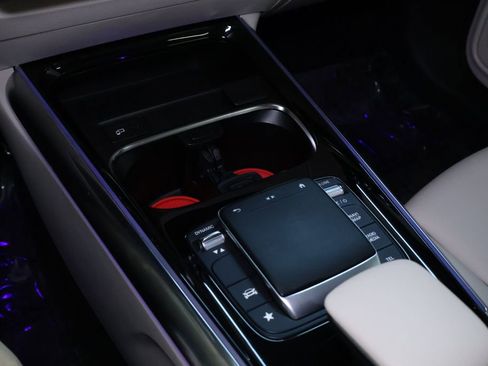 Used 2021 Mercedes-Benz GLA 250 4MATIC w/ Premium Package image 39