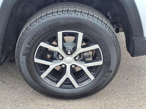 Certified 2024 Jeep Grand Cherokee Limited AWD/4WD image 29
