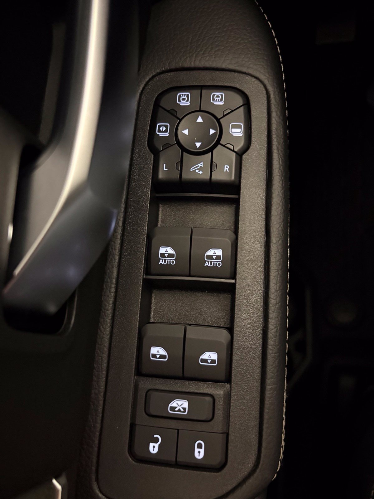New 2027 RAM 3500 Big Horn AWD/4WD image 3