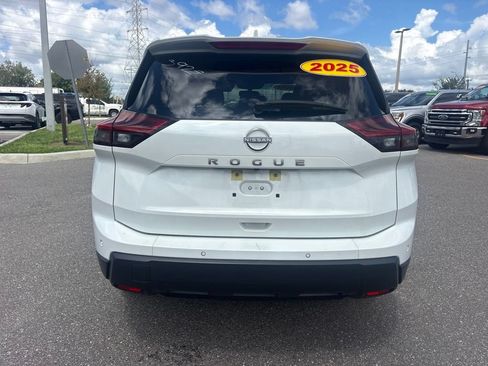 Used 2025 Nissan Rogue SV FWD image 4