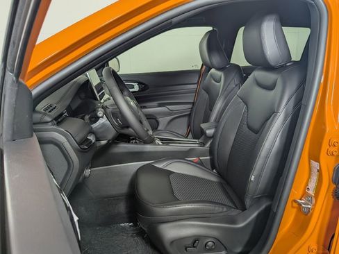 New 2026 Jeep Compass Latitude image 14