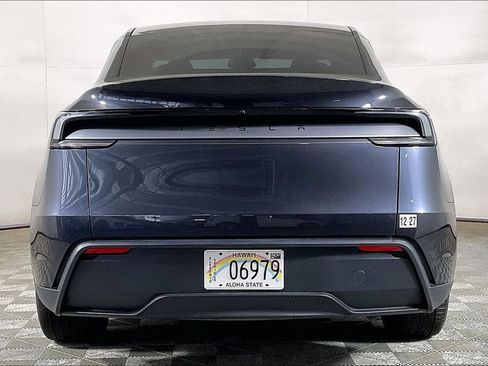 Used 2026 Tesla Model Y Long Range RWD image 3