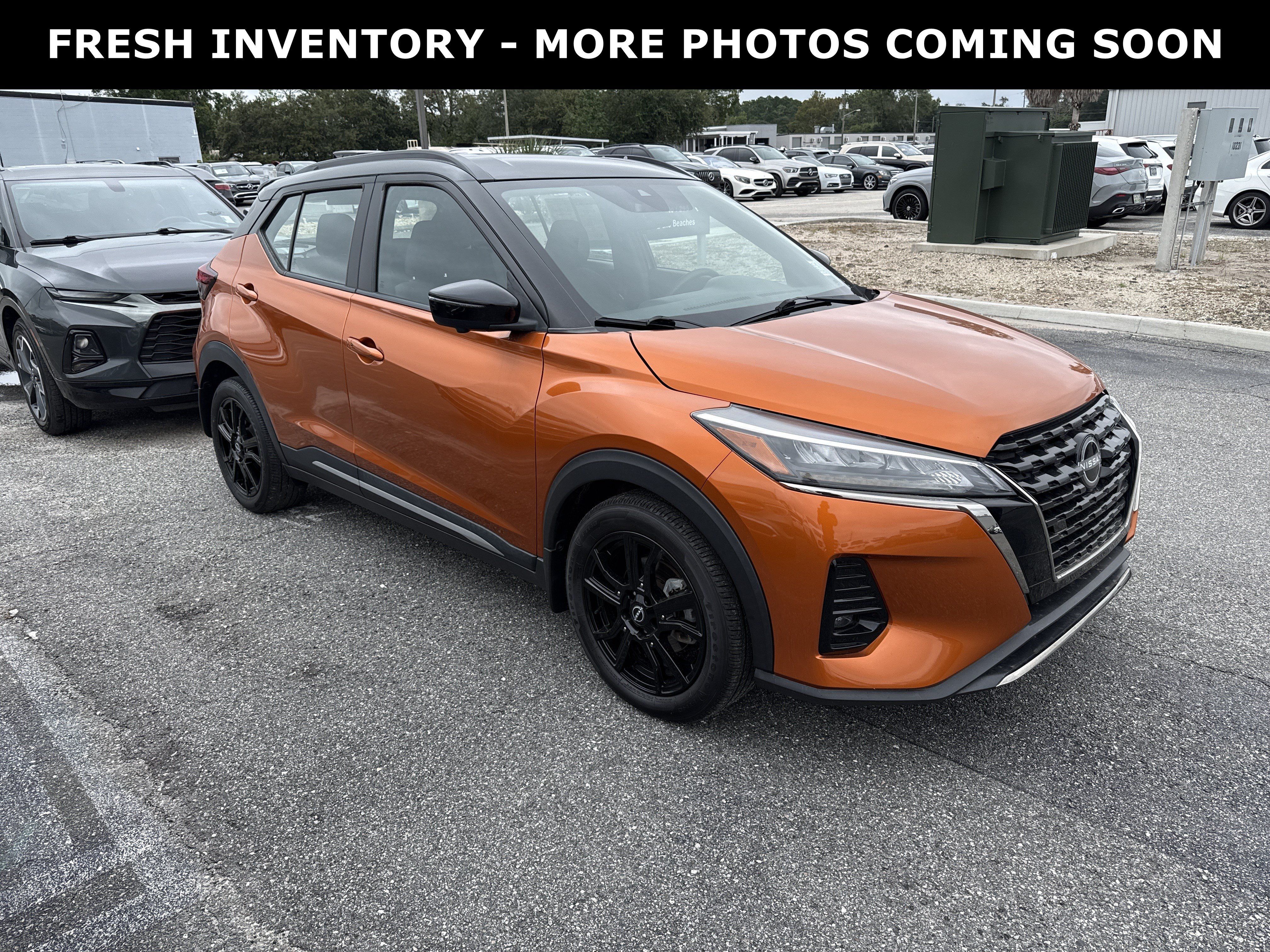 Used 2023 Nissan Kicks SR FWD image 1