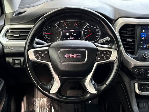 Used 2023 GMC Acadia SLT image 16