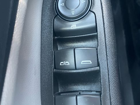 Used 2022 Chevrolet Equinox LS w/ LS Convenience Package FWD image 13