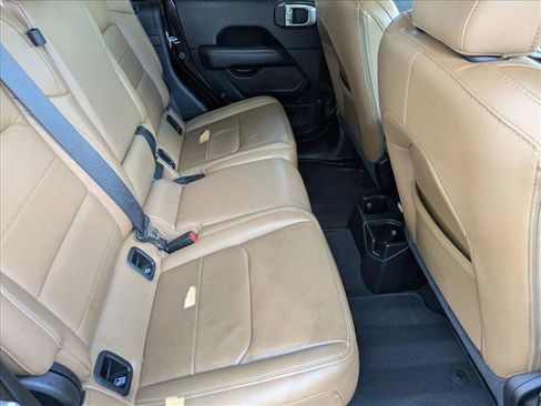 Used 2020 Jeep Gladiator Overland AWD/4WD image 18