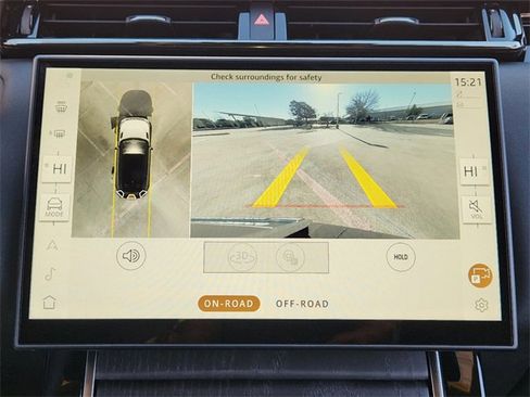 New 2025 Land Rover Range Rover Velar Dynamic SE image 17