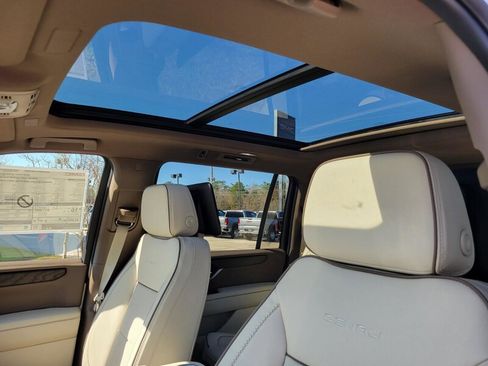 New 2026 GMC Yukon XL Denali w/ Denali Reserve Package RWD image 26