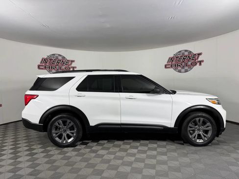 Used 2021 Ford Explorer XLT w/ Equipment Group 202A AWD/4WD image 8