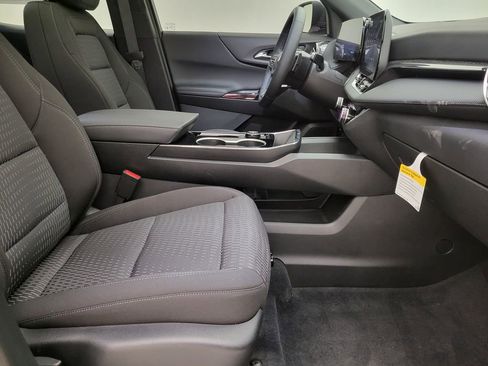 New 2026 Chevrolet Equinox LT w/ LPO, Floor Liner Package FWD image 33