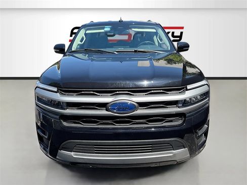 Used 2024 Ford Expedition XLT image 2