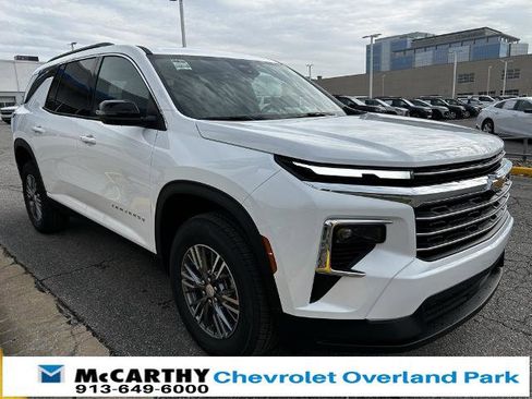 New 2026 Chevrolet Traverse LT image 7